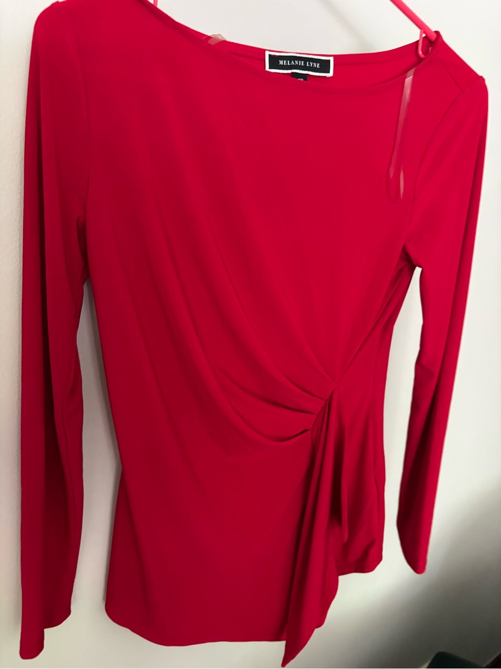 Melanie Lyne Women’s Red Long-Sleeve Twist Front Top